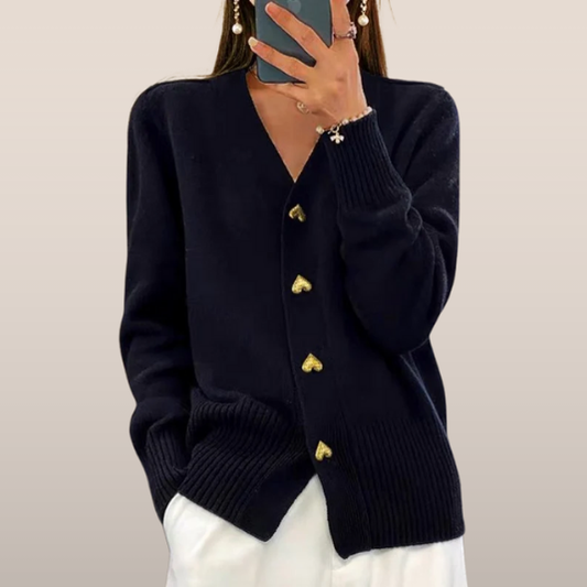 Femke – Gebreid Vest met Hartvormige Knopen