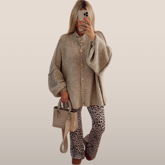 Gebreid damesvest met knopen – Oversized model met ballonmouwen